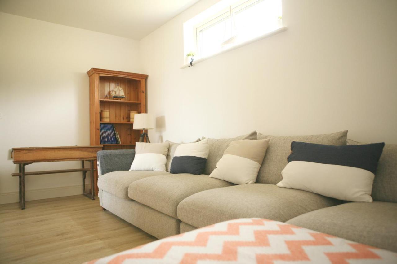 Ocean Breeze Villa Cork Bagian luar foto